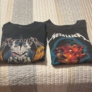 2 men’s Metallica t-shirts
